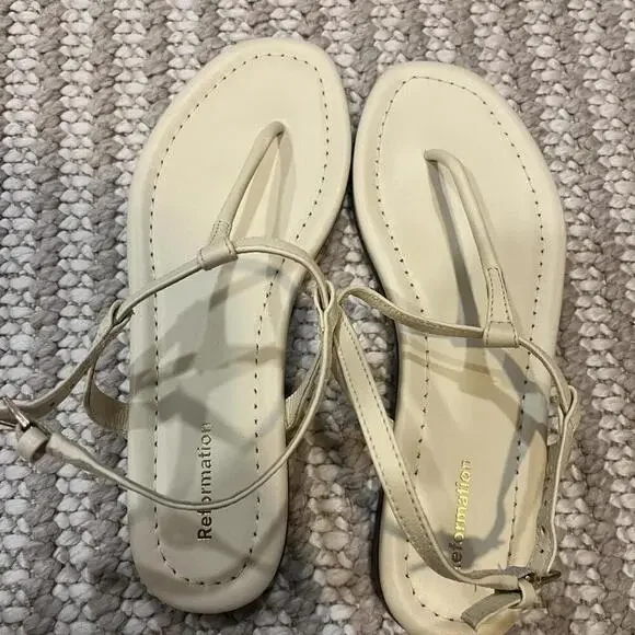 SOLD Reformation Thea Tstrap Sandal - Picture 4 of 7